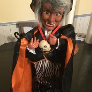 Vintage Dracula animatronic with sound, excellent used condition